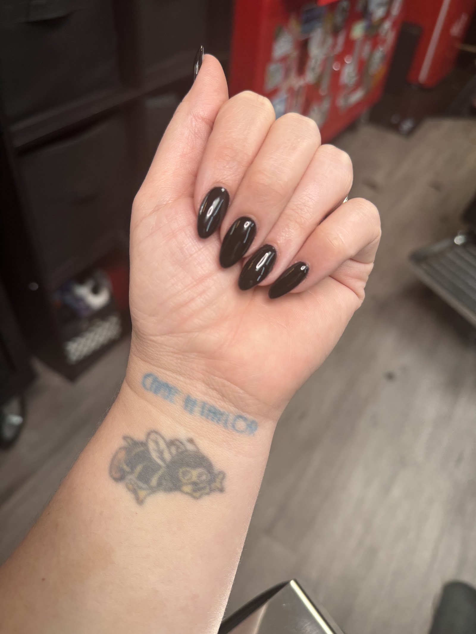V & T Nails nail photo 3